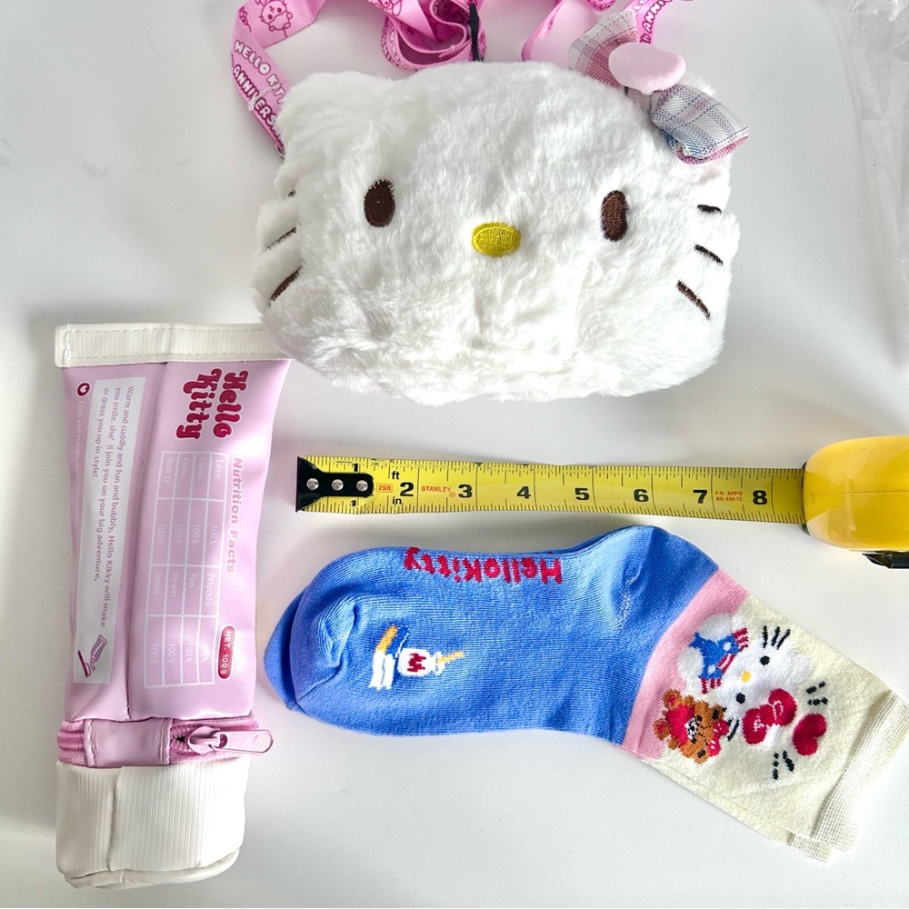 💖(HK327) Hello Kitty Adorable 7-Piece Cozy Plush Purse Bundle! - Picture 5 of 9